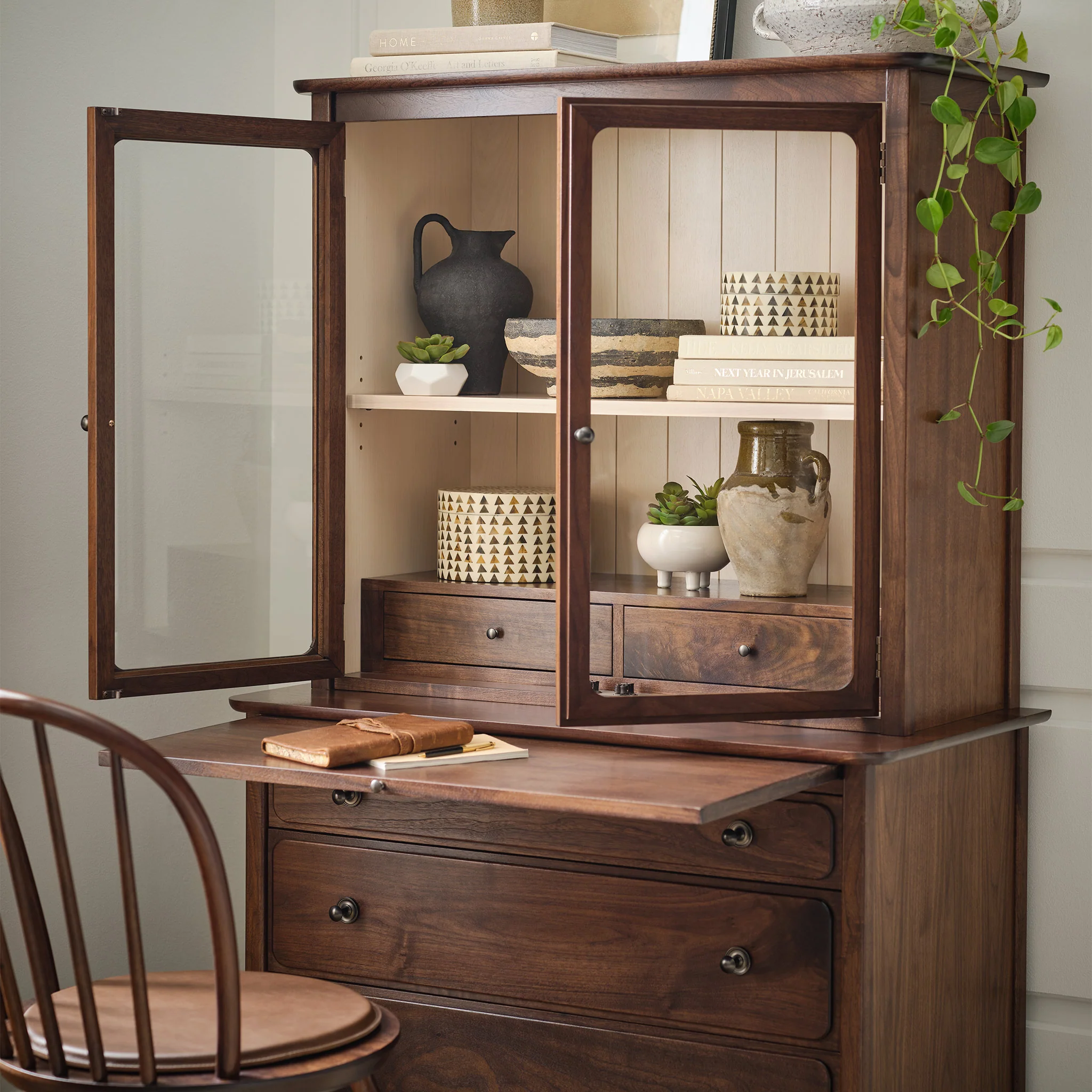 Hudson Valley Two-Door Hutch - Image 8