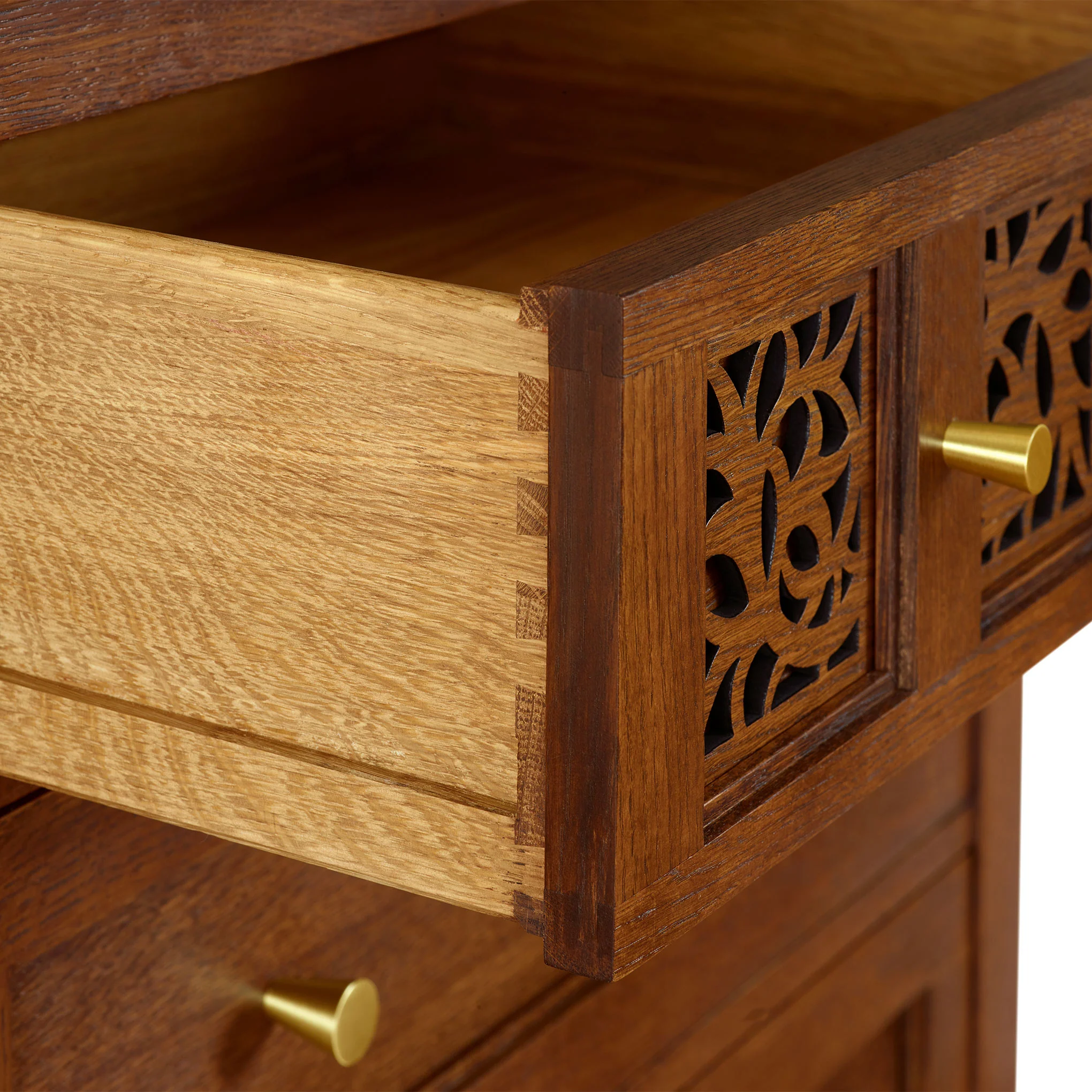 Surrey Hills Six-Drawer Dresser - Image 6